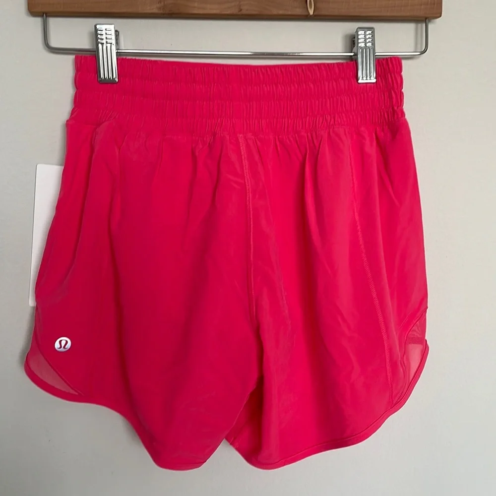 NWT Lululemon Hotty Hot High Rise Lined Short 4" Lipgloss Size 4 - Picture 2 of 10
